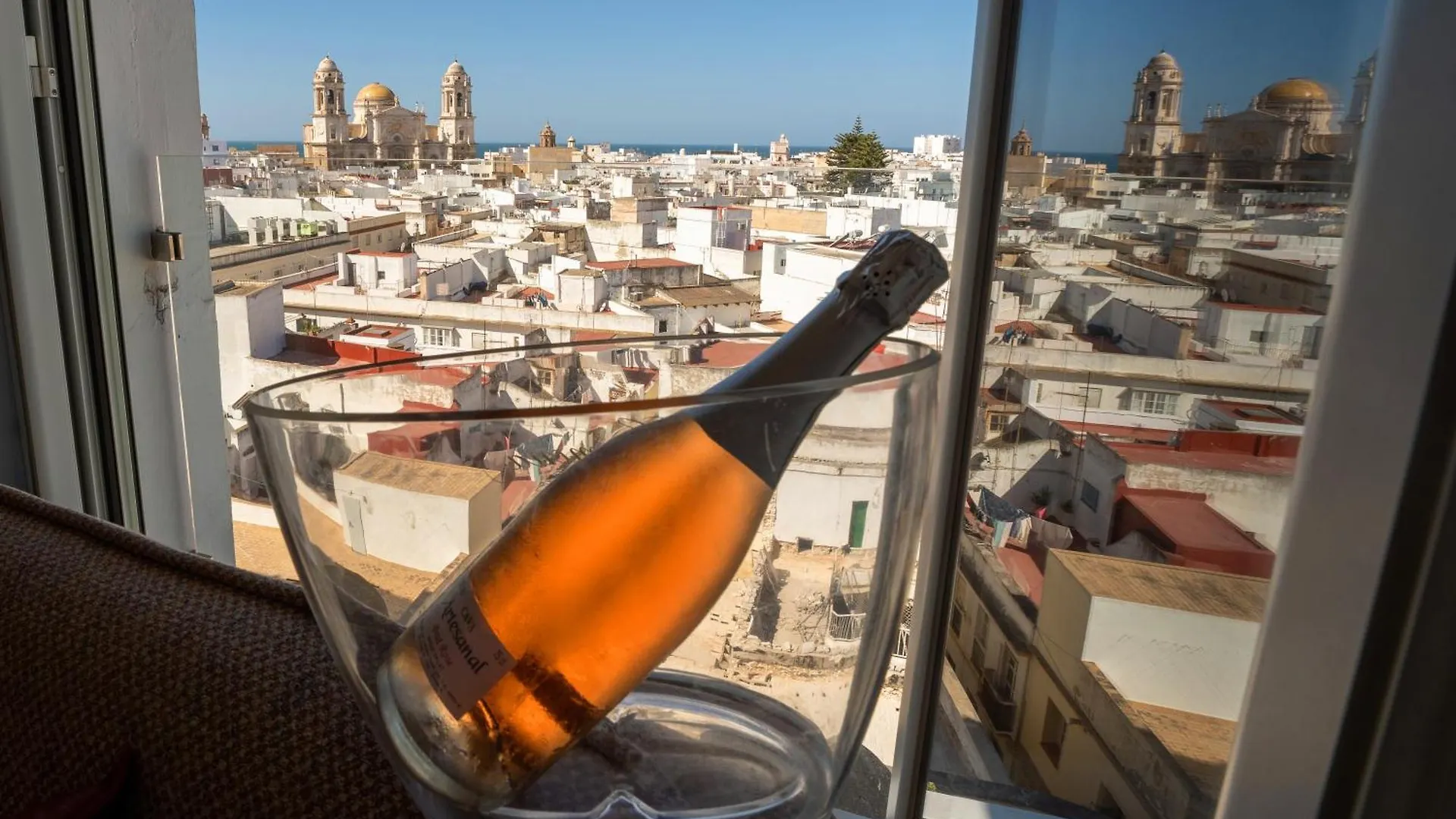 Plaza Mina Suites - Adults Recommended By Luxury Suites Cádiz Aparthotel