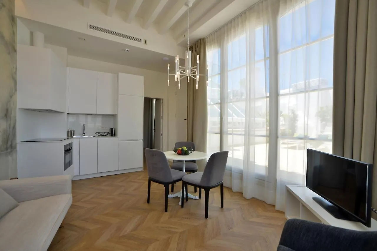 Plaza Mina Suites - Adults Recommended By Luxury Suites Cádiz 5*,  Spanien