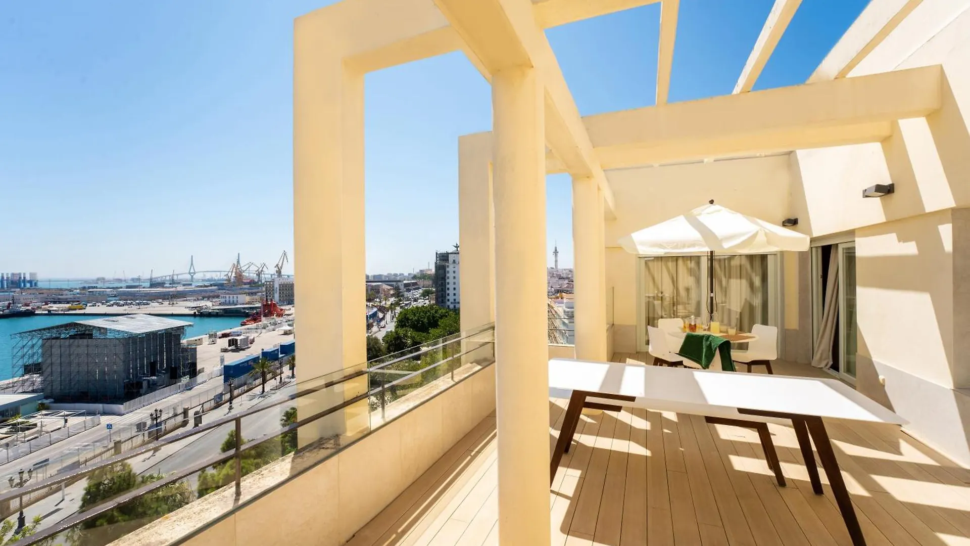 Plaza Mina Suites - Adults Recommended By Luxury Suites Cadiz 5*,  Spain